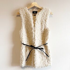 h&m | cream fuzzy vest with black belt